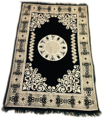 

The Fresh Livery Multicolor Velvet Carpet(150 cm X 212 cm)