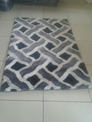 

Al Falah International Grey Polyester Carpet(92 cm X 152 cm)