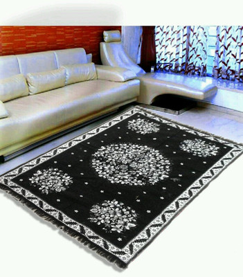 

MACHROLI PRINTS Black Velvet Carpet(150 cm X 210 cm)