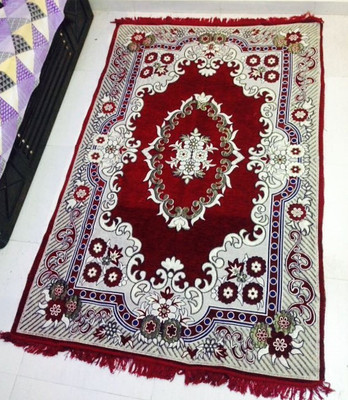 The Fresh Livery Maroon Velvet Carpet(150 cm X 212 cm)