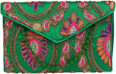 

Brazeal studio Casual Green Clutch