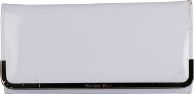 

Starz Casual White Clutch