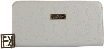 

Fashion Knockout Casual White Clutch