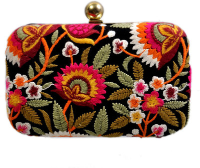 

Duchess Party Black Clutch