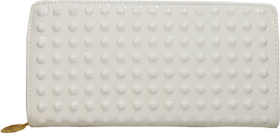 

La Femme Essentials Party White Clutch