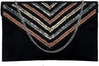 

Diwaah Party Black Clutch