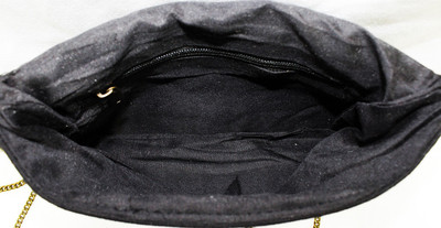

Tiara Casual Beige Clutch