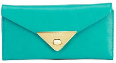 

Viari Casual Green Clutch