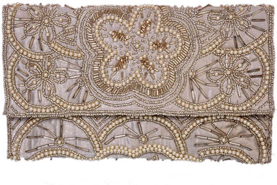 

Diwaah Party White Clutch