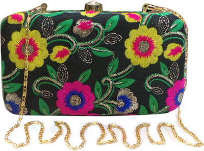

Bhamini Party Black Clutch
