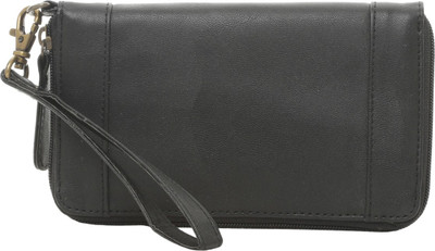

Famous by Payal Kapoor Casual Black Clutch