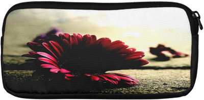 

Panda Creation Casual Multicolor Clutch
