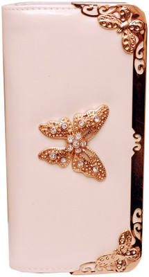 

The Trendy Casual White Clutch