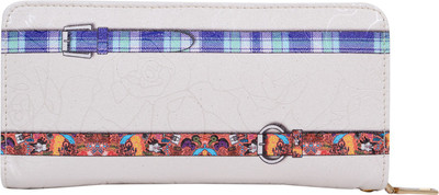 

Bagaholics Casual White Clutch