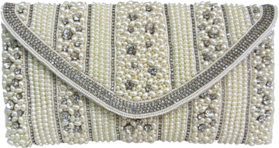 

Kawaii Casual Silver Clutch