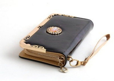 

Shopping Store Party Black Clutch