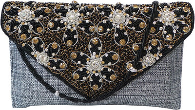 

Bhamini Party Black Clutch