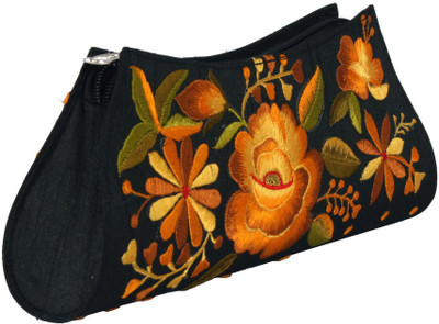 

Soulful Threads Party Black Clutch