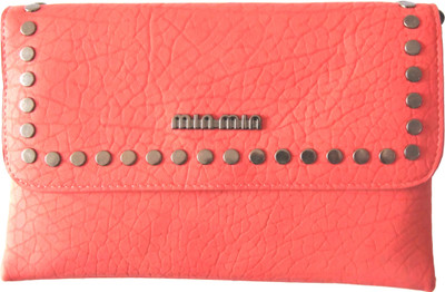 

Shopolozy Casual Pink Clutch