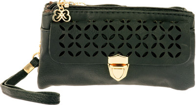 

JG Shoppe Party Black Clutch