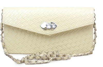 

Felicita Party White Clutch