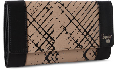

Baggit Casual Beige Clutch