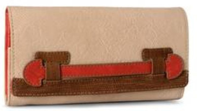 

Baggit Casual White Clutch