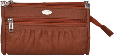 

Bellina Casual Gold Clutch