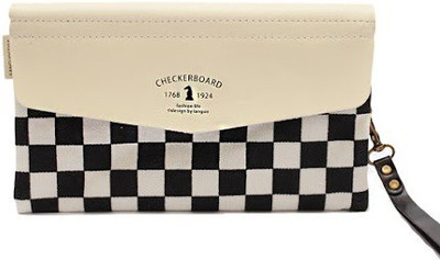

Languo Casual White Clutch