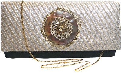 

Bhamini Party Black Clutch