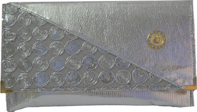 

Freddy's Casual Silver Clutch