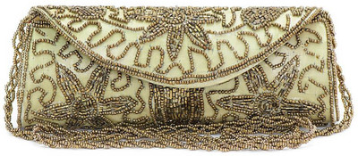

Vermello Casual Silver Clutch