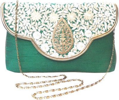 

Bhamini Party Green Clutch