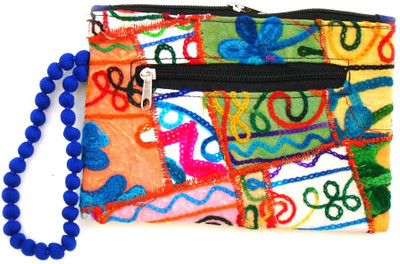 

The Living Craft Casual Multicolor Clutch