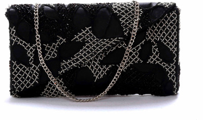

Diwaah Party Black Clutch