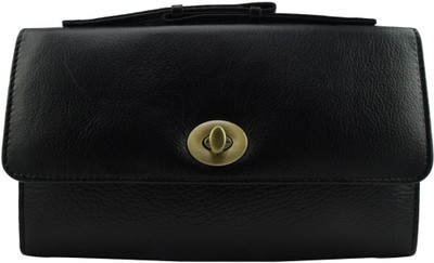 

Moochies Formal Black Clutch