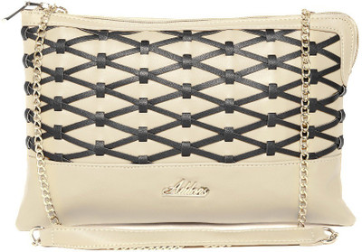 

Addons Casual White Clutch