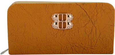

UMA Casual Brown Clutch
