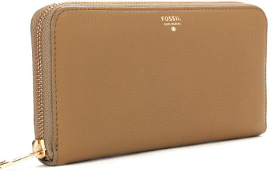 

Fossil Casual Tan Clutch