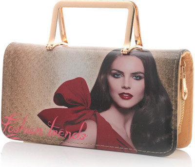 

Foolzy Party Brown Clutch