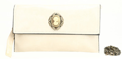 

Jolie Casual White Clutch