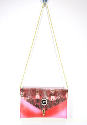 

Moochies Casual Pink Clutch