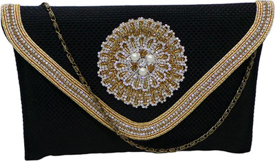 

Bhamini Party Black Clutch