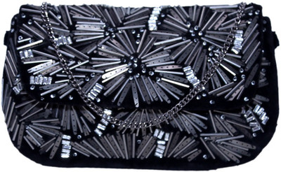 

Diwaah Party Silver Clutch