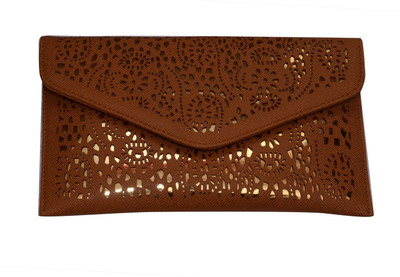 

The Trendy Casual Tan Clutch