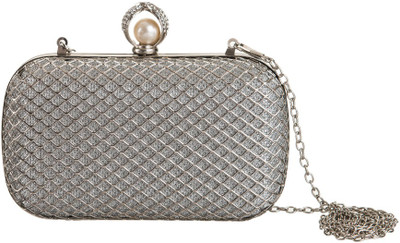 

Peaubella Party Silver Clutch