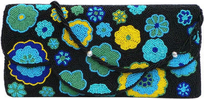 

Bhamini Party Black Clutch