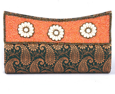 64% OFF on Favola Casual Multicolor Clutch