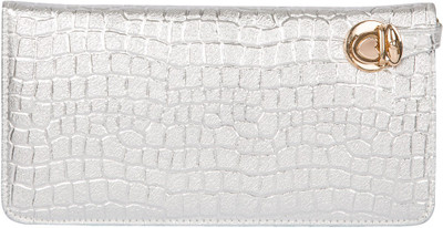 

Starz Casual Silver Clutch