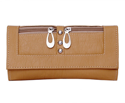 

Zakina Gold Clutch